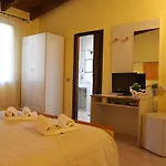 Mendulas Bed and Breakfast *